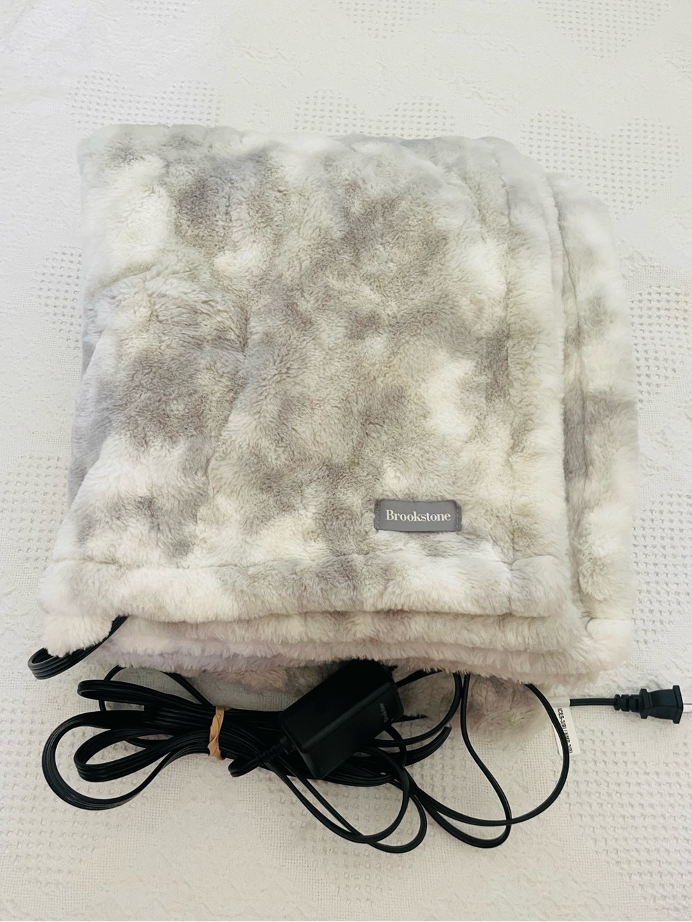 Brookstone Heated Throw 50x60 inches Machine Washable